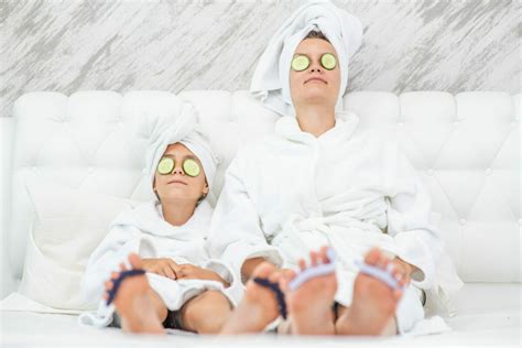 mom and me spa day.